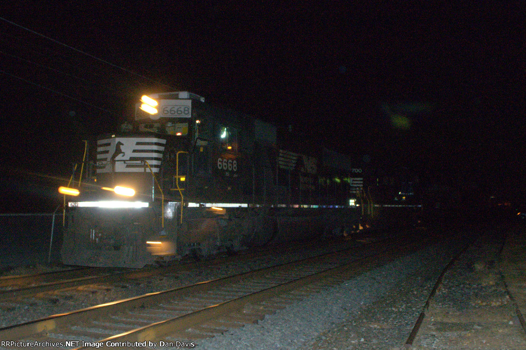 NS SD60 6668 leads 35Q